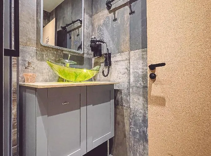 Bel'air Gare By Carl-emilie 2 Personnes * Épinal